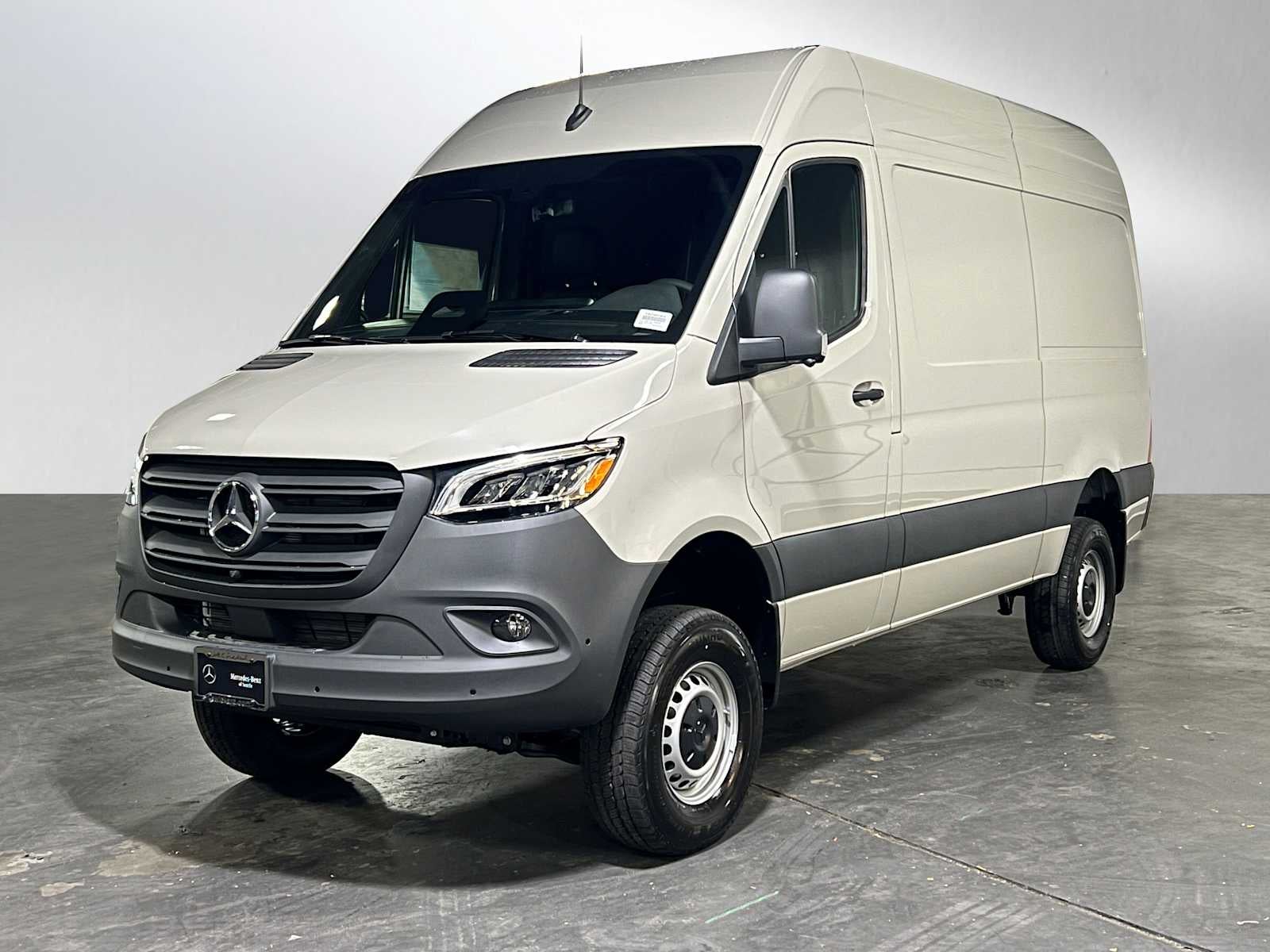 2026 Mercedes-Benz Sprinter 2500 Standard Roof I4 Diesel HO 144 AWD