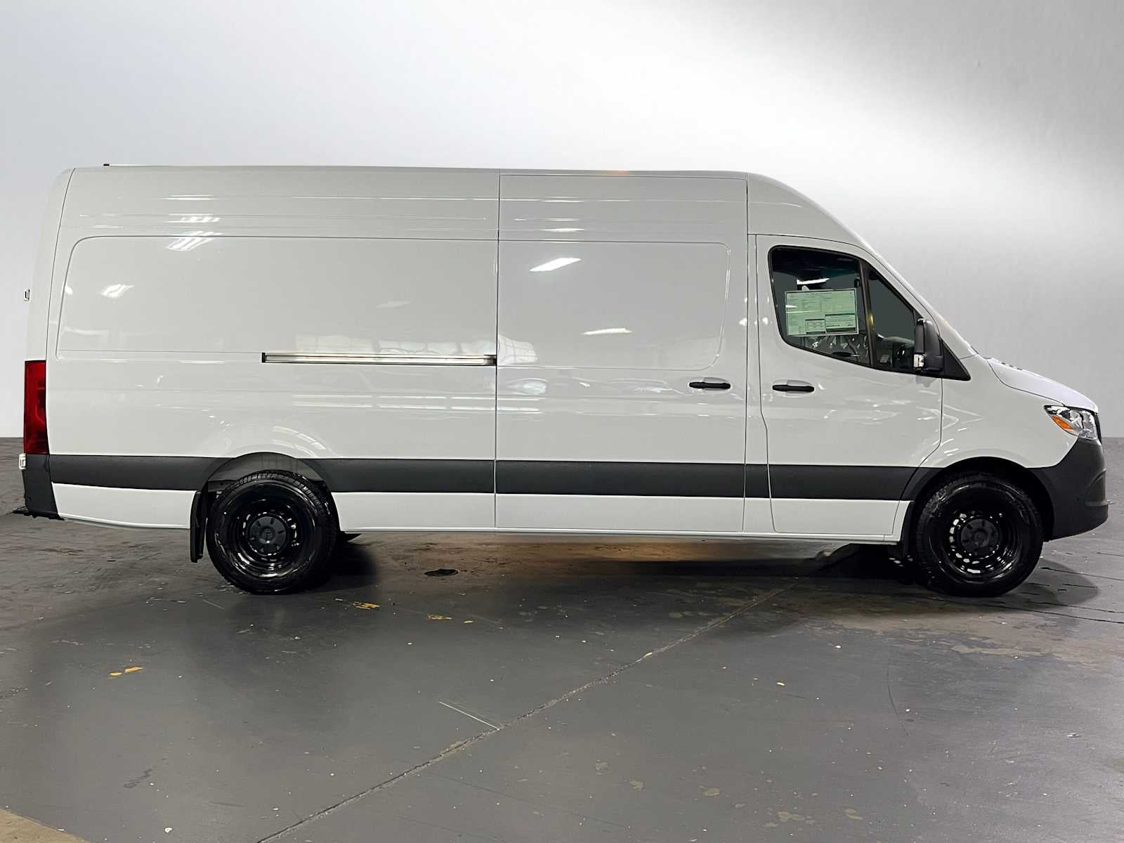 2026 Mercedes-Benz Sprinter 2500 High Roof I4 Diesel HO 170 RWD