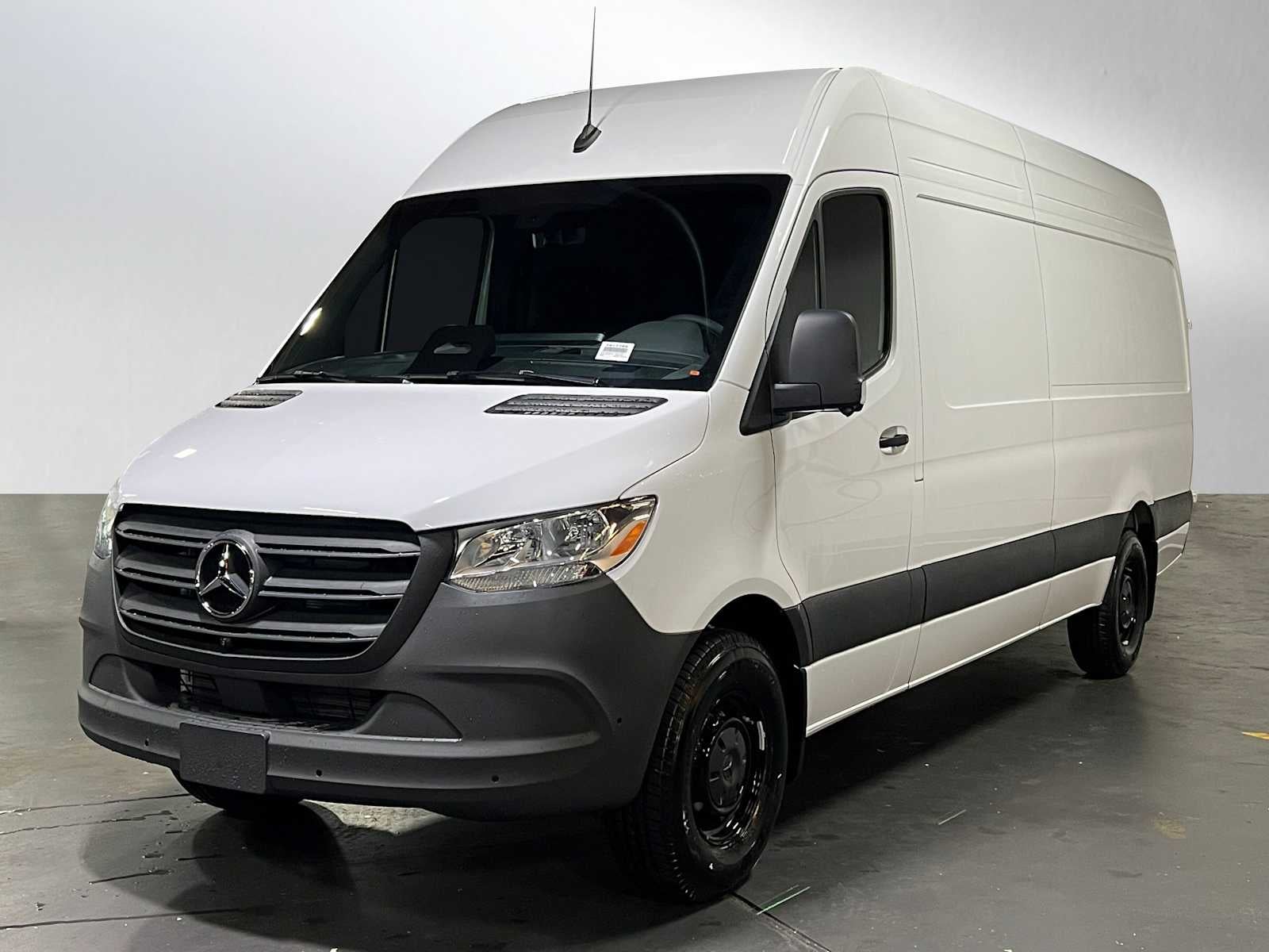 2026 Mercedes-Benz Sprinter 2500 High Roof I4 Diesel HO 170 RWD