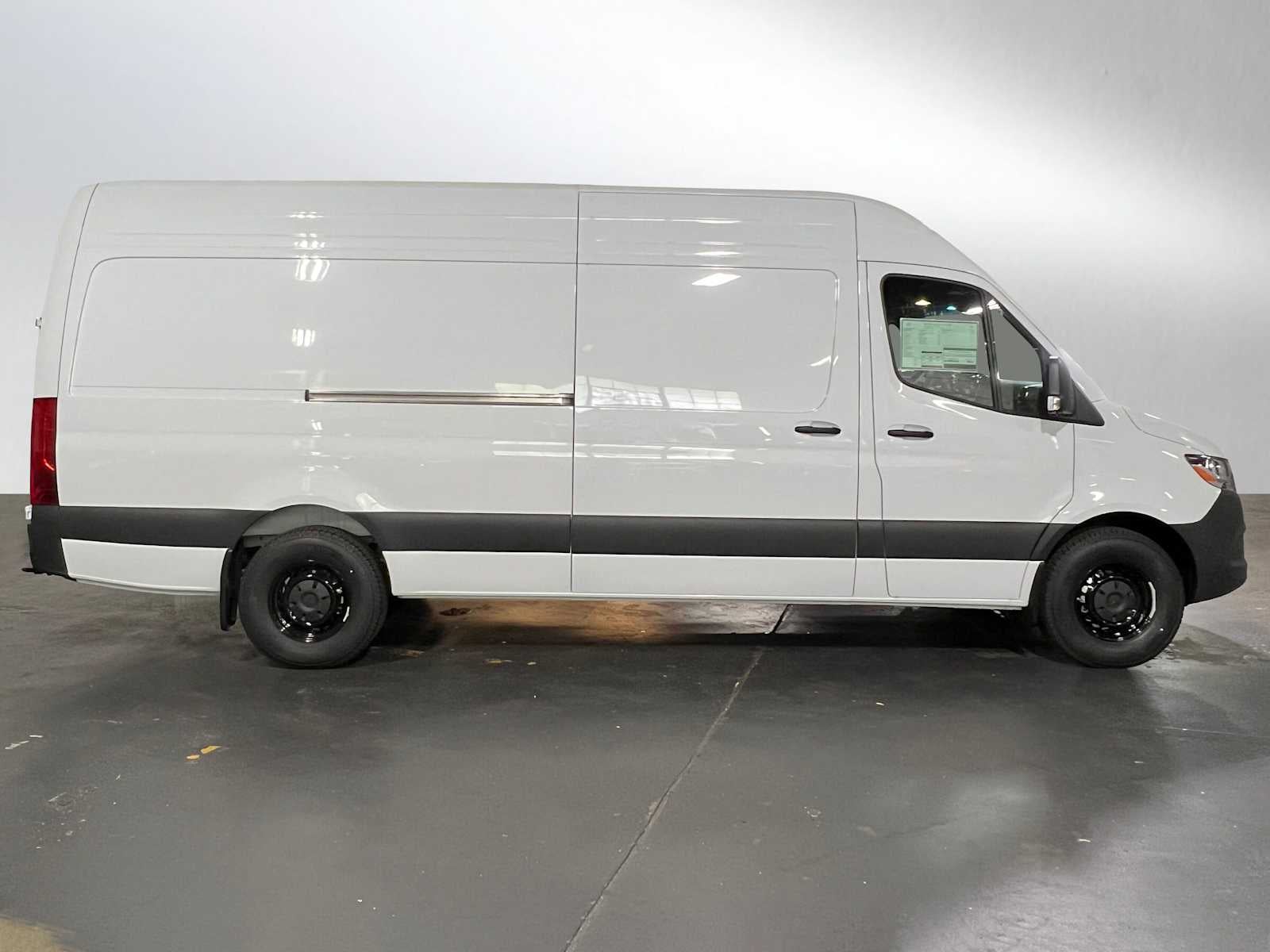 2026 Mercedes-Benz Sprinter 2500 High Roof I4 Diesel HO 170 RWD