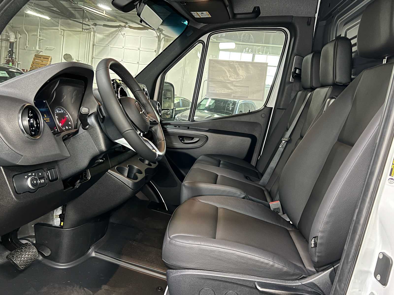 2026 Mercedes-Benz Sprinter 2500 High Roof I4 Diesel HO 170 RWD