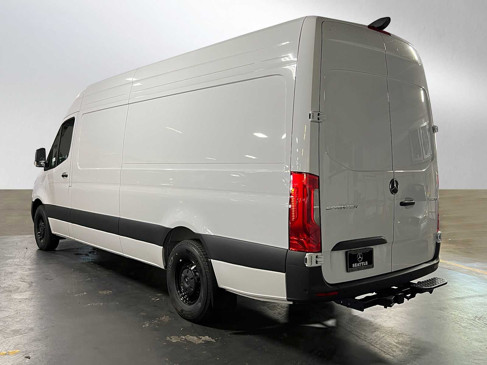 2026 Mercedes-Benz Sprinter 2500 High Roof I4 Diesel HO 170 RWD