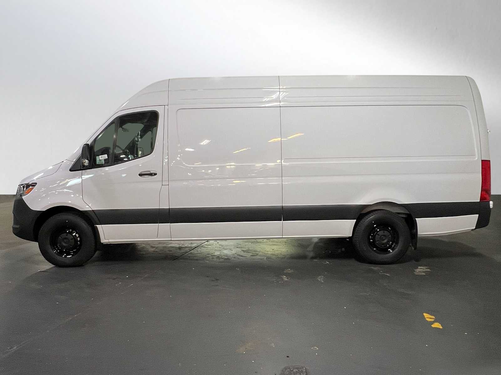 2026 Mercedes-Benz Sprinter 2500 High Roof I4 Diesel HO 170 RWD