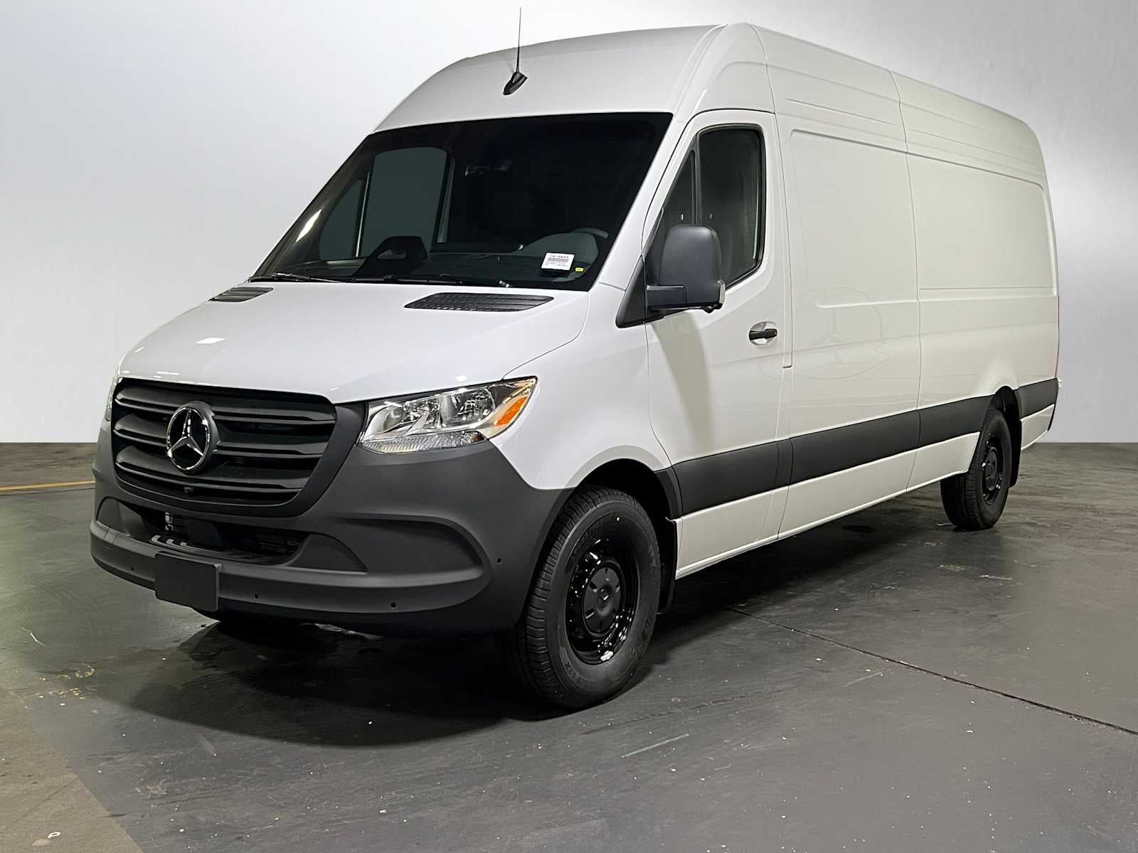 2026 Mercedes-Benz Sprinter 2500 High Roof I4 Diesel HO 170 RWD