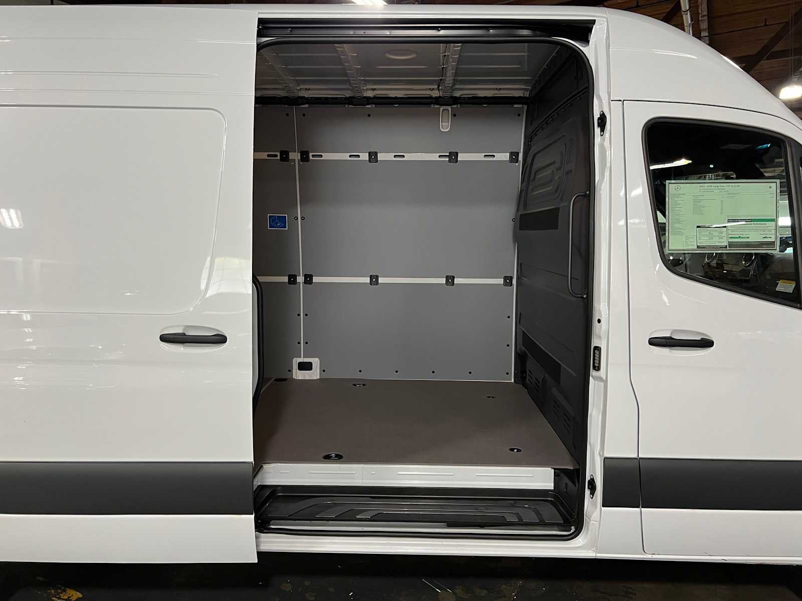 2026 Mercedes-Benz Sprinter 2500 High Roof I4 Diesel HO 170 RWD