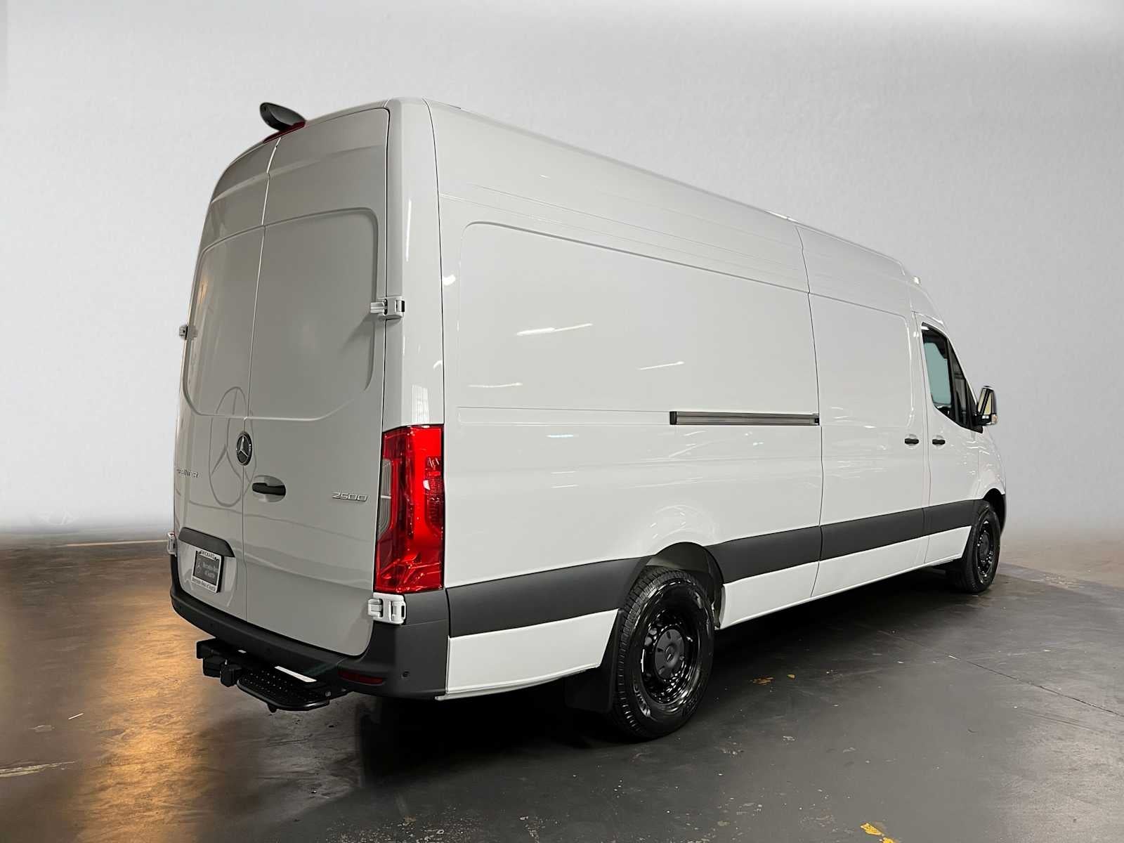 2026 Mercedes-Benz Sprinter 2500 High Roof I4 Diesel HO 170 RWD