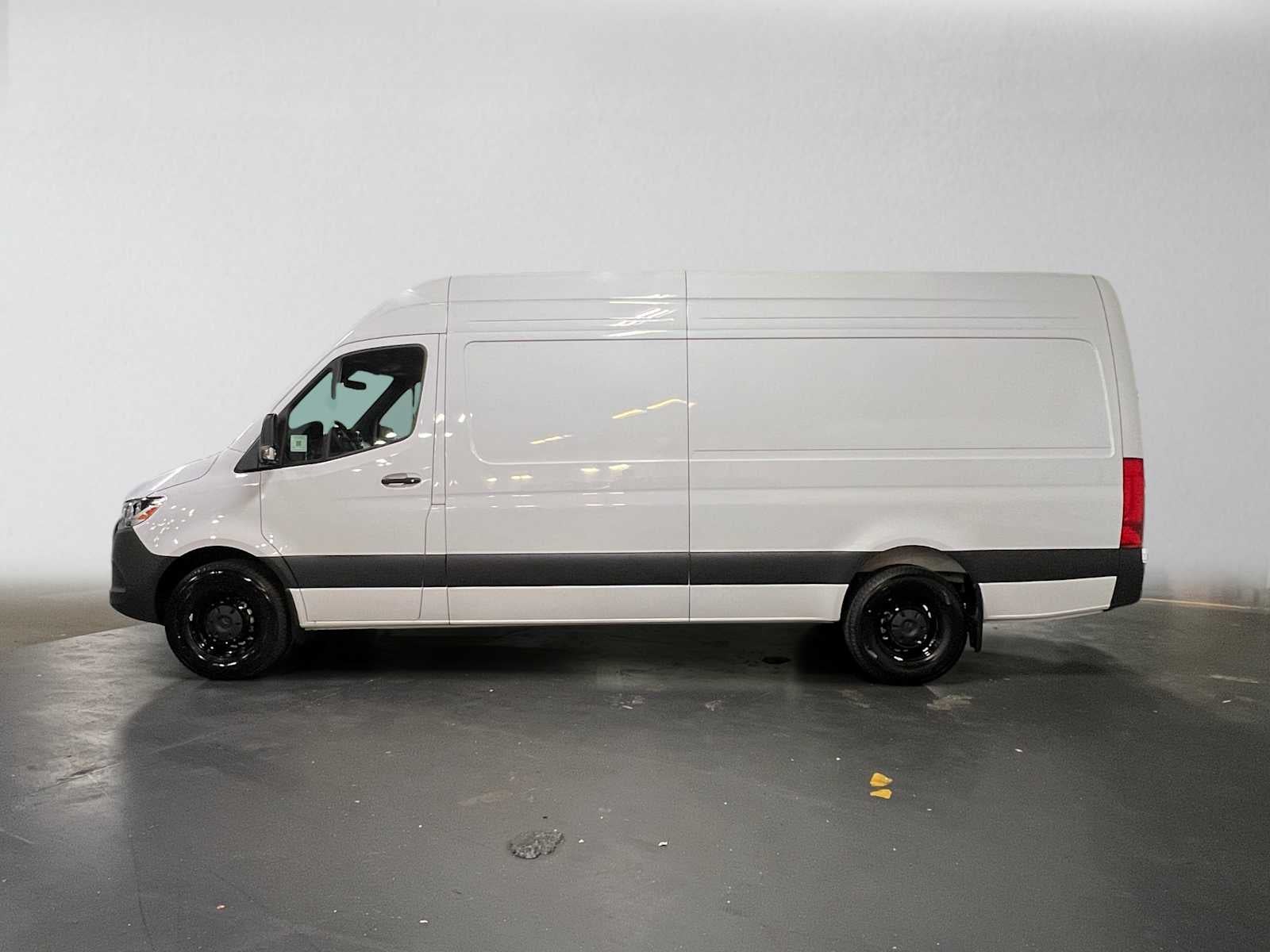 2026 Mercedes-Benz Sprinter 2500 High Roof I4 Diesel HO 170 RWD