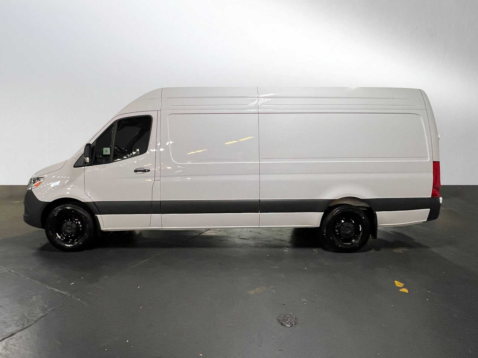 2026 Mercedes-Benz Sprinter 2500 High Roof I4 Diesel HO 170 RWD