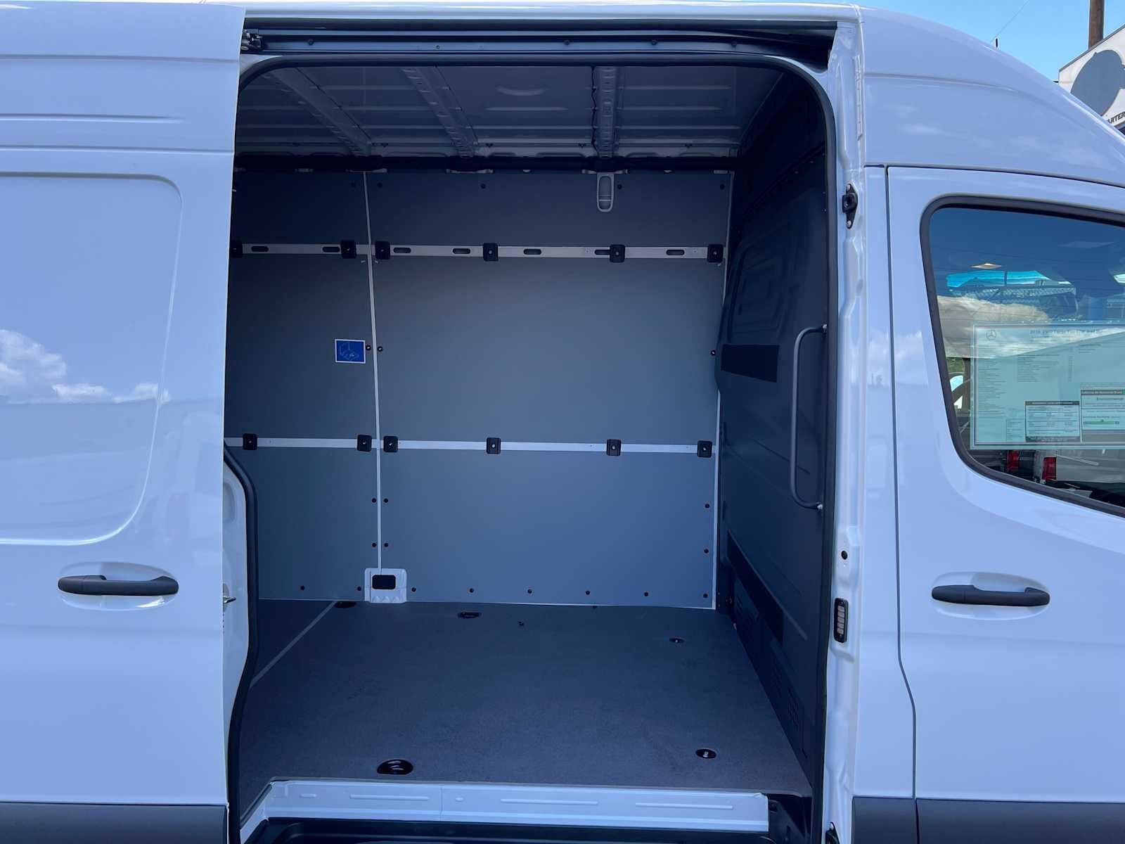 2026 Mercedes-Benz Sprinter 2500 High Roof I4 Diesel HO 170 RWD