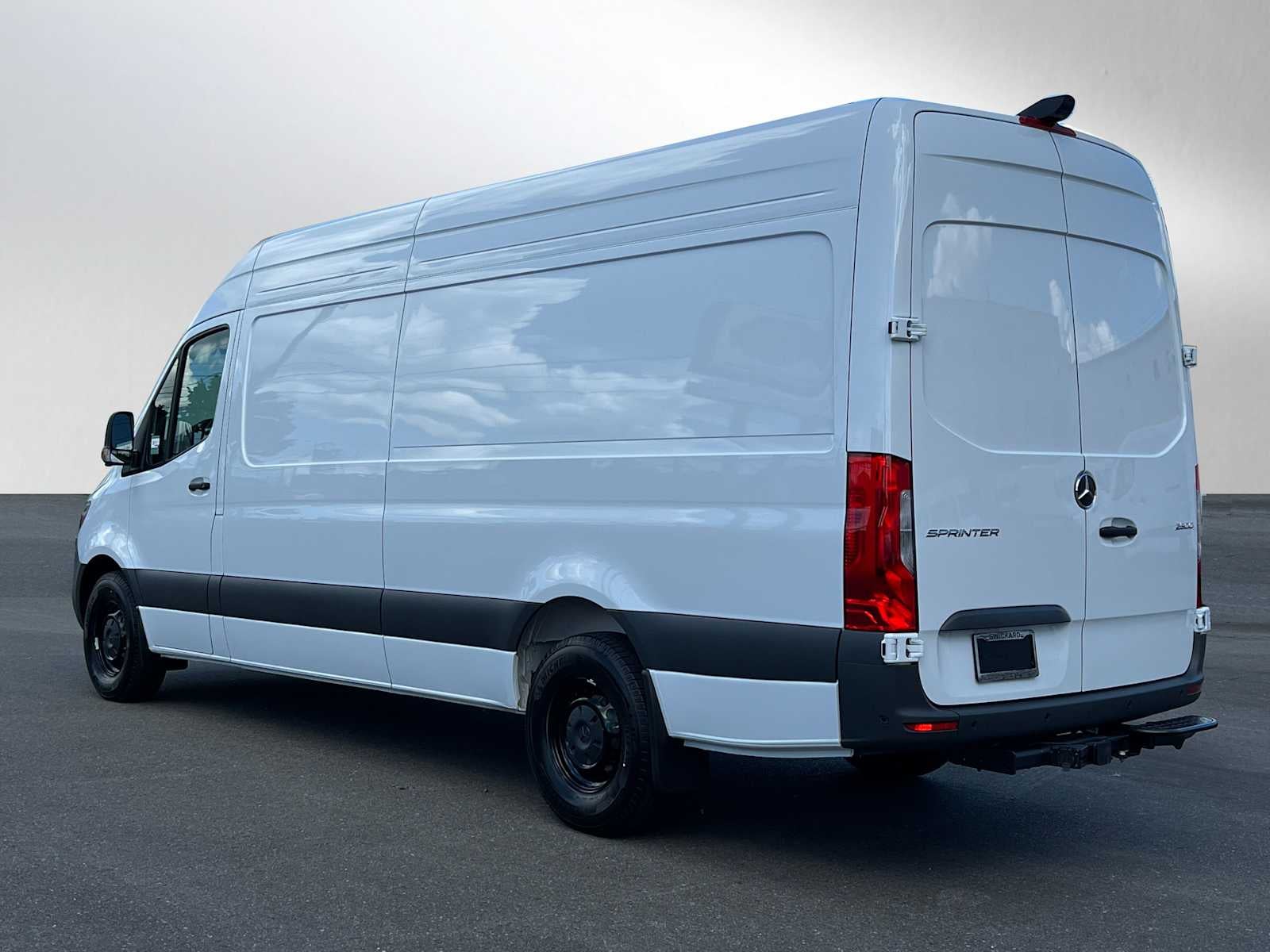 2026 Mercedes-Benz Sprinter 2500 High Roof I4 Diesel HO 170 RWD