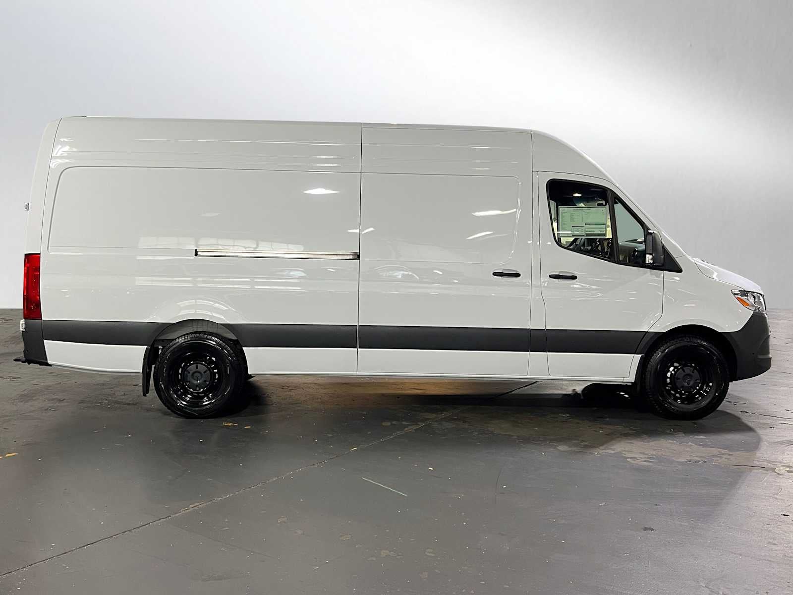 2026 Mercedes-Benz Sprinter 2500 High Roof I4 Diesel HO 170 RWD