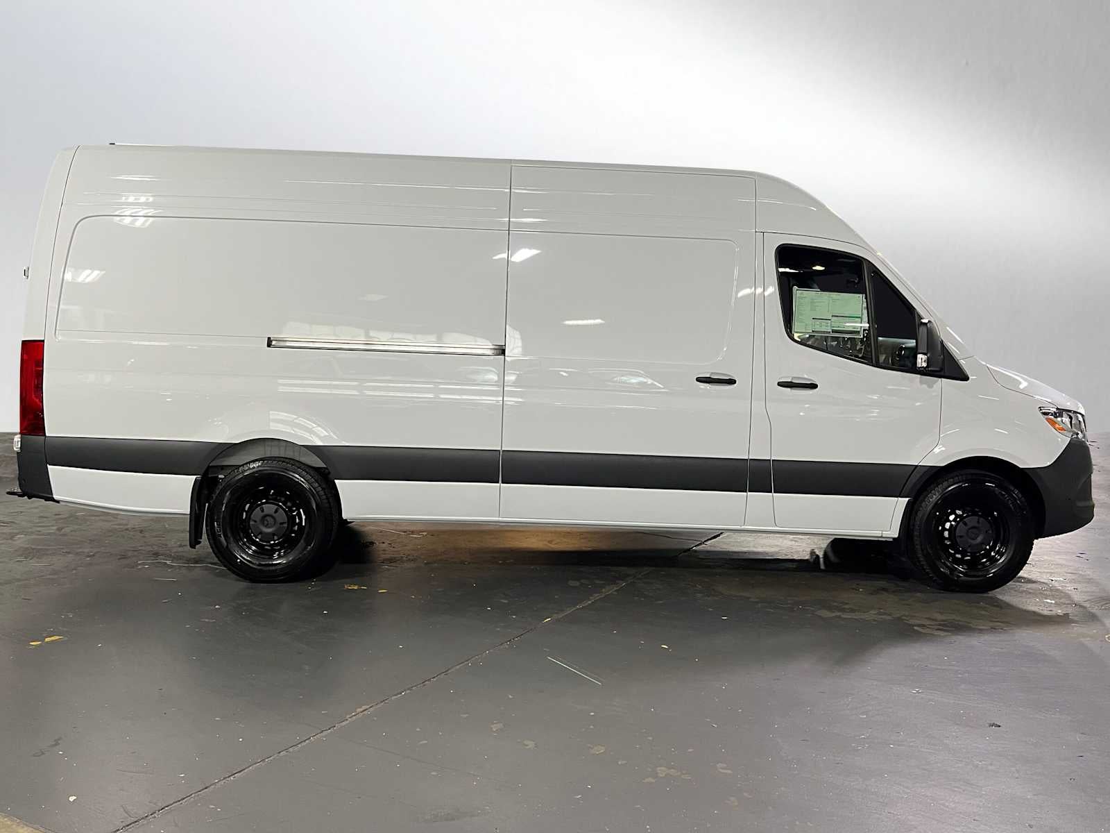 2026 Mercedes-Benz Sprinter 2500 High Roof I4 Diesel HO 170 RWD