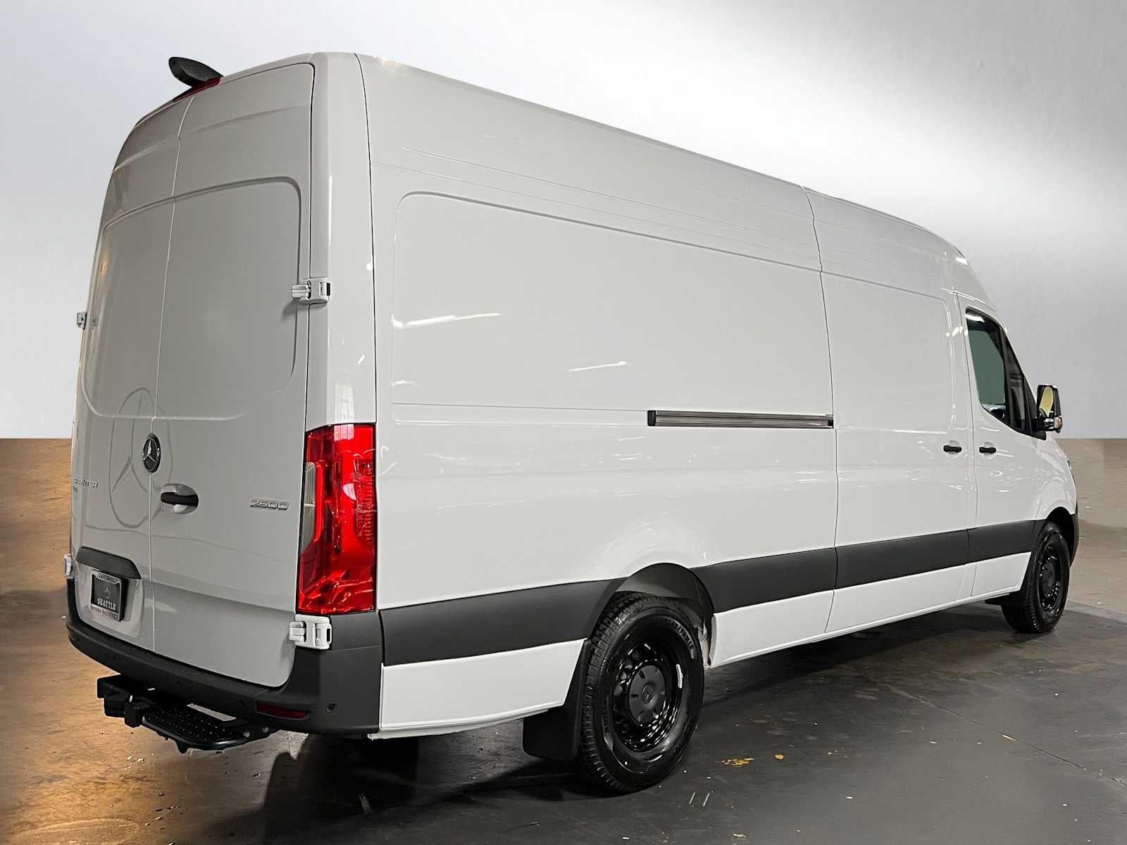 2026 Mercedes-Benz Sprinter 2500 High Roof I4 Diesel HO 170 RWD