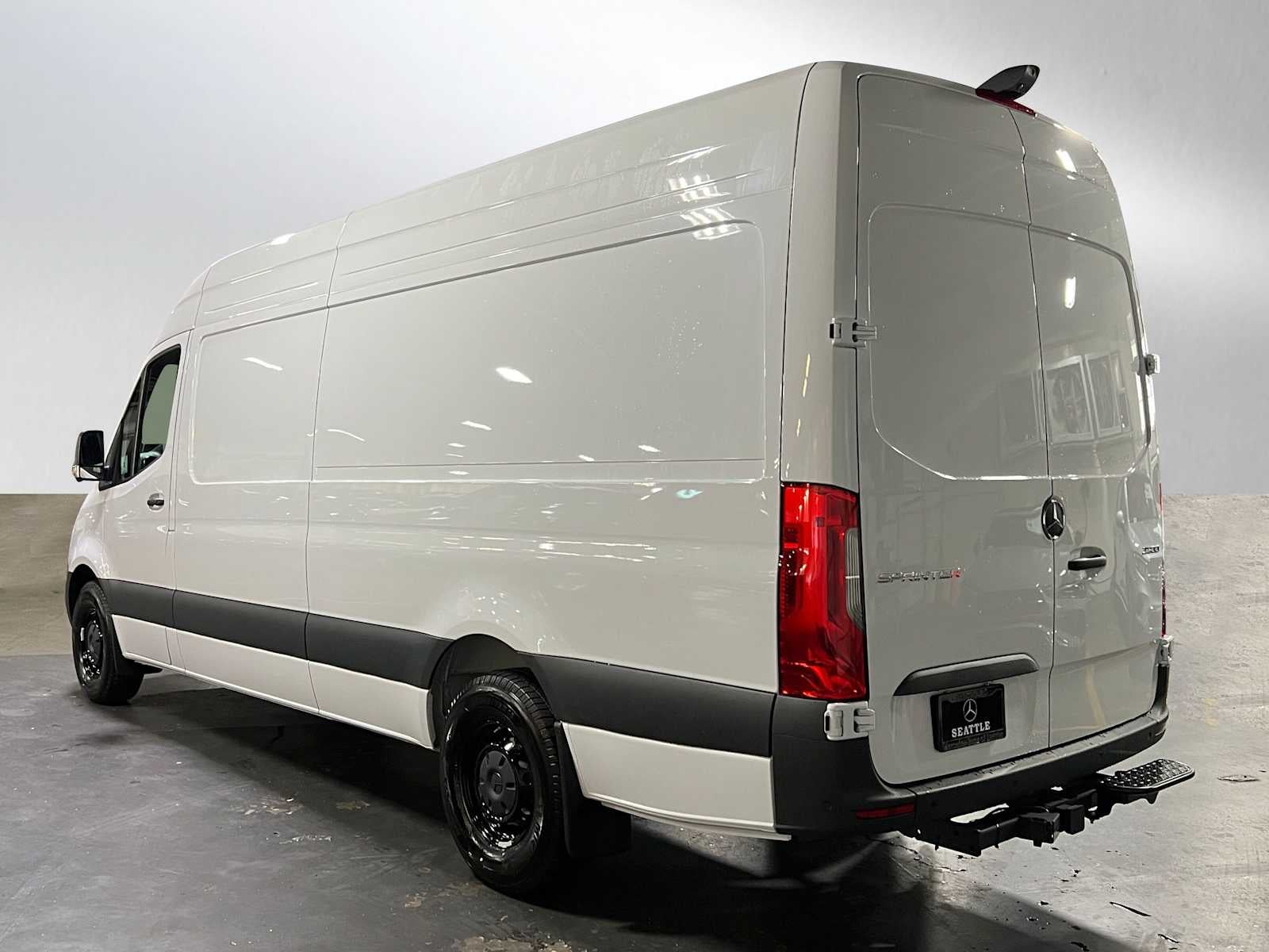 2026 Mercedes-Benz Sprinter 2500 High Roof I4 Diesel HO 170 RWD
