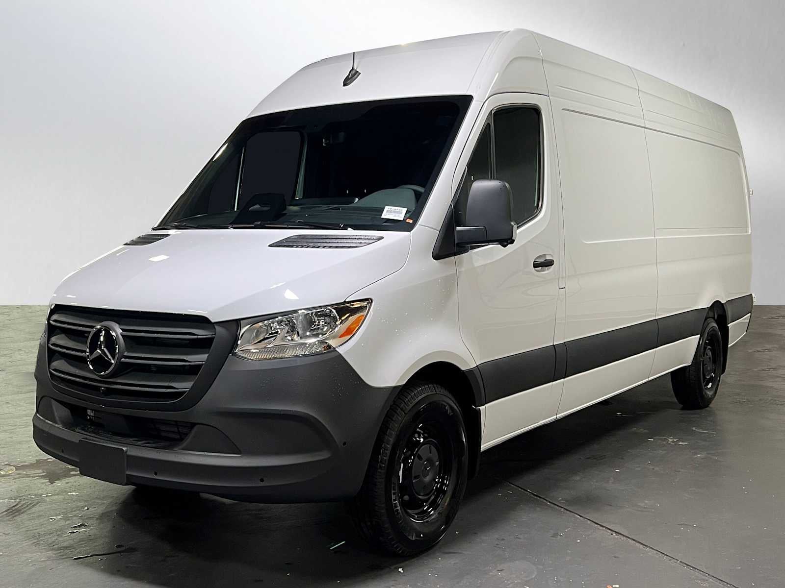 2026 Mercedes-Benz Sprinter 2500 High Roof I4 Diesel HO 170 RWD