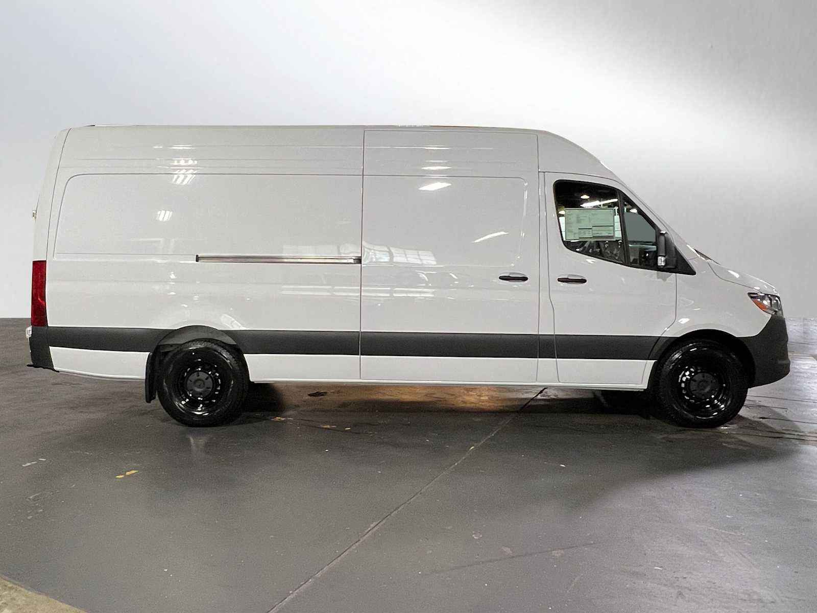2026 Mercedes-Benz Sprinter 2500 High Roof I4 Diesel HO 170 RWD