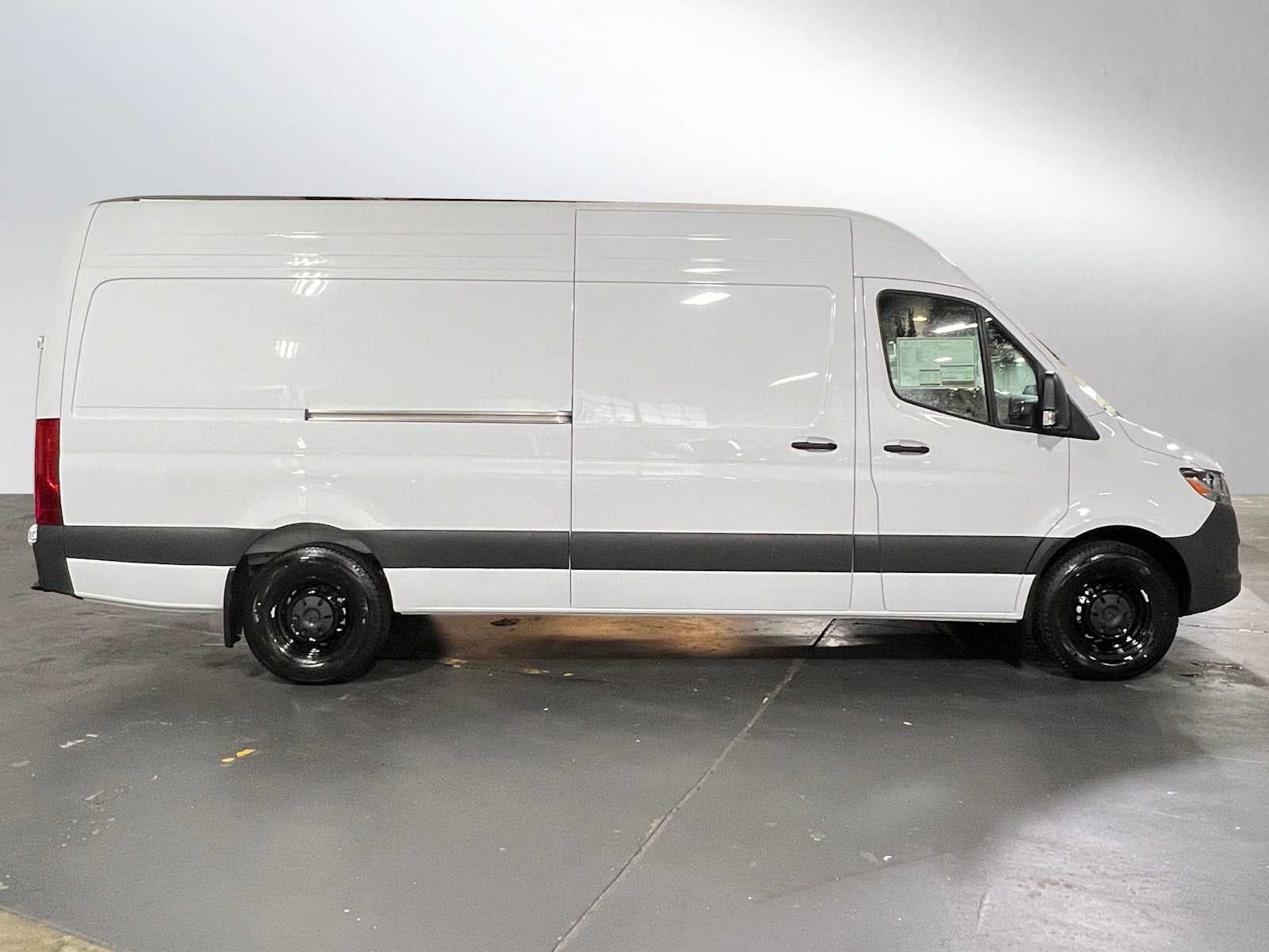 2026 Mercedes-Benz Sprinter 2500 High Roof I4 Diesel HO 170 RWD