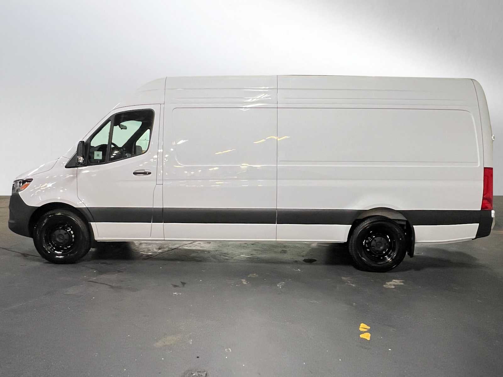 2026 Mercedes-Benz Sprinter 2500 High Roof I4 Diesel HO 170 RWD