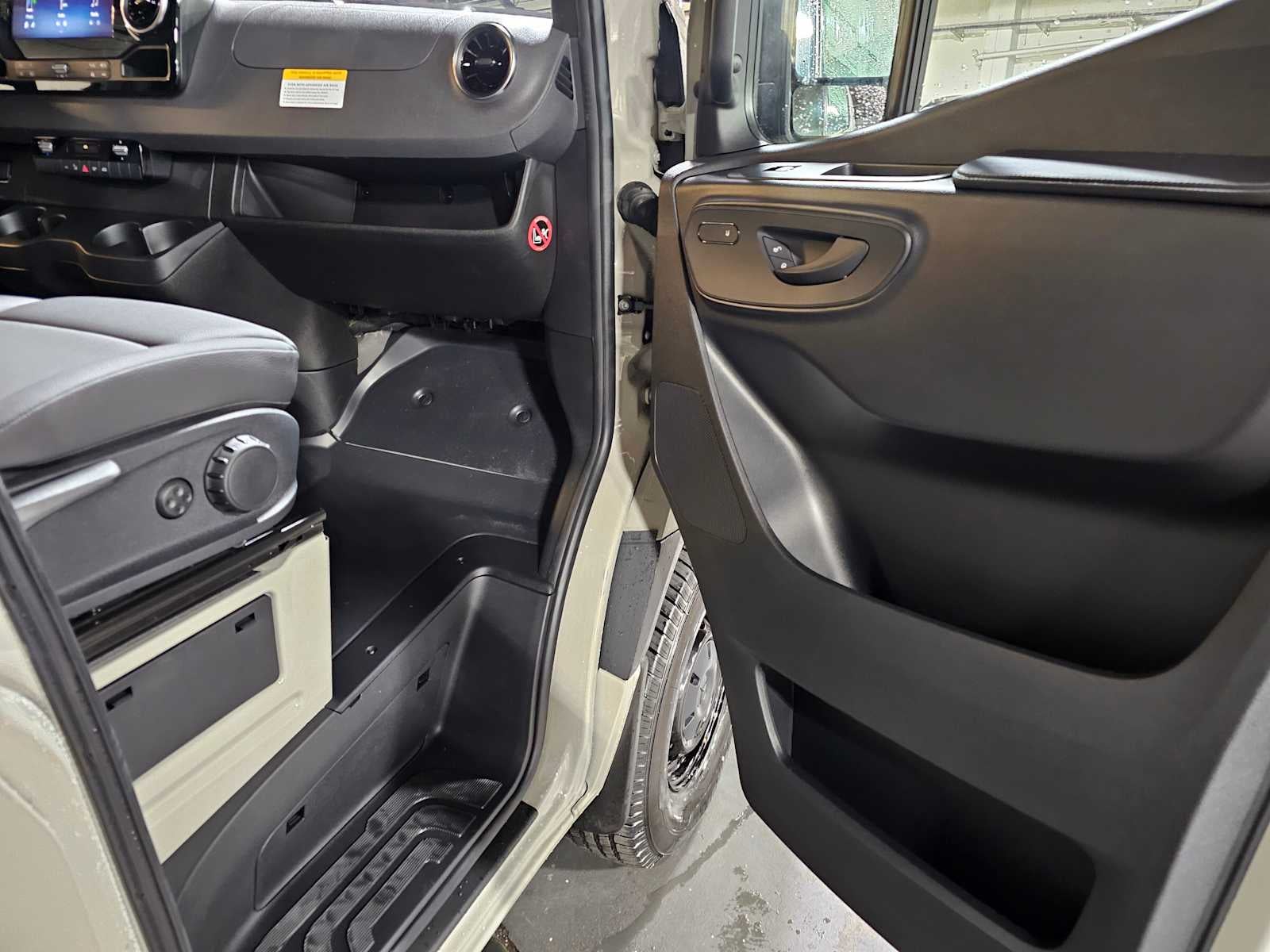 2026 Mercedes-Benz Sprinter 2500 High Roof I4 Diesel HO 170 AWD