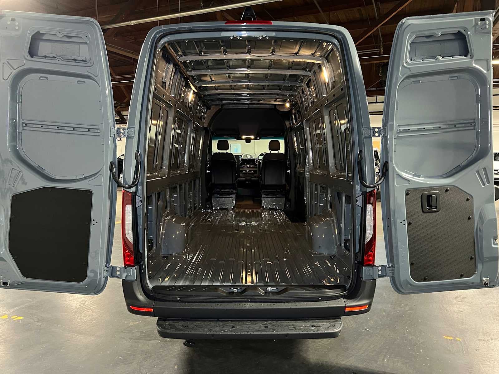 2026 Mercedes-Benz Sprinter 2500 High Roof I4 Diesel HO 170 AWD