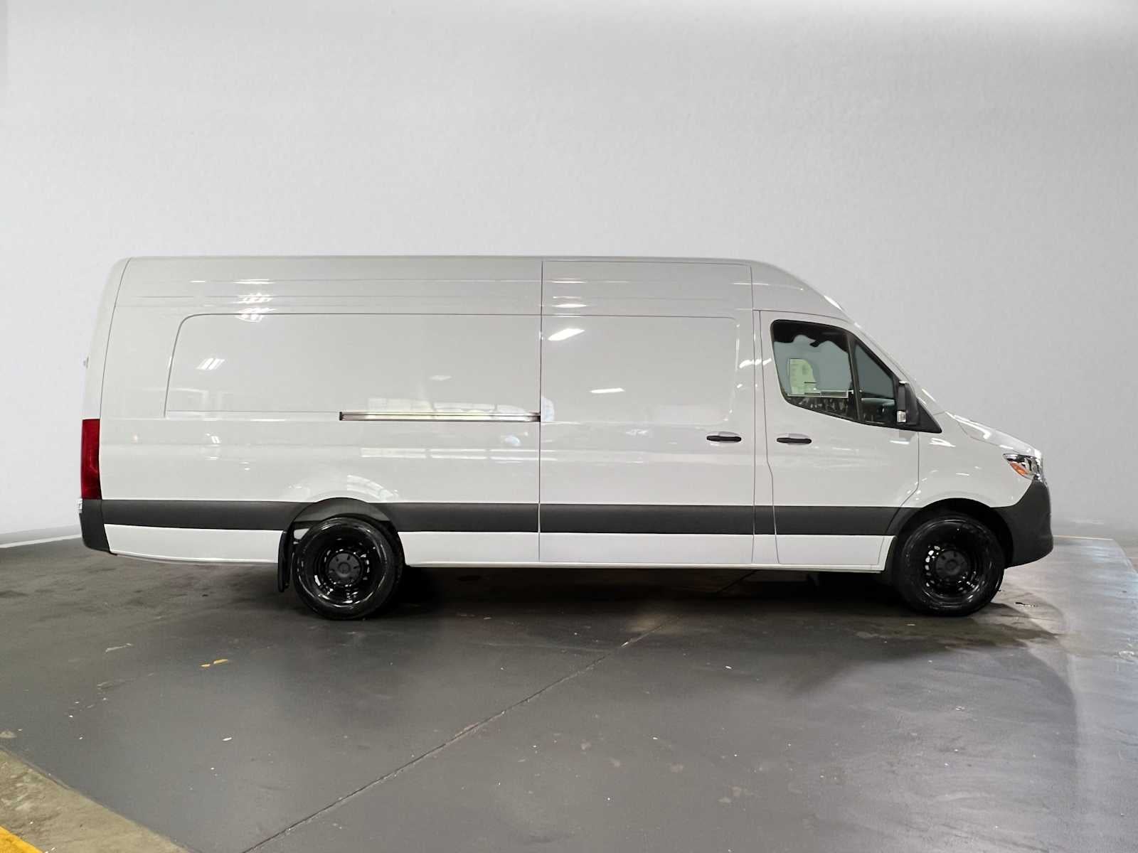 2026 Mercedes-Benz Sprinter Cargo Van 2500 High Roof I4 Diesel HO 170 Extended RWD