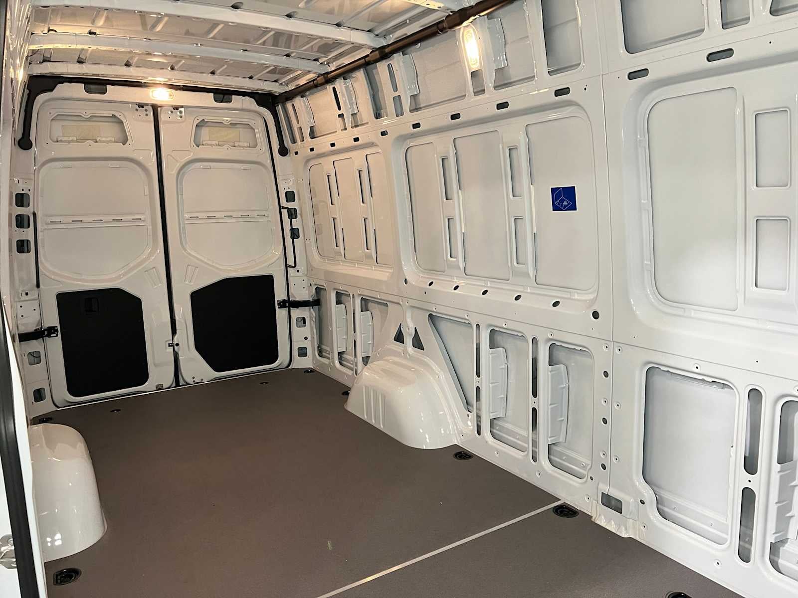 2025 Mercedes-Benz eSprinter Cargo Van 2500 High Roof HO 170 RWD