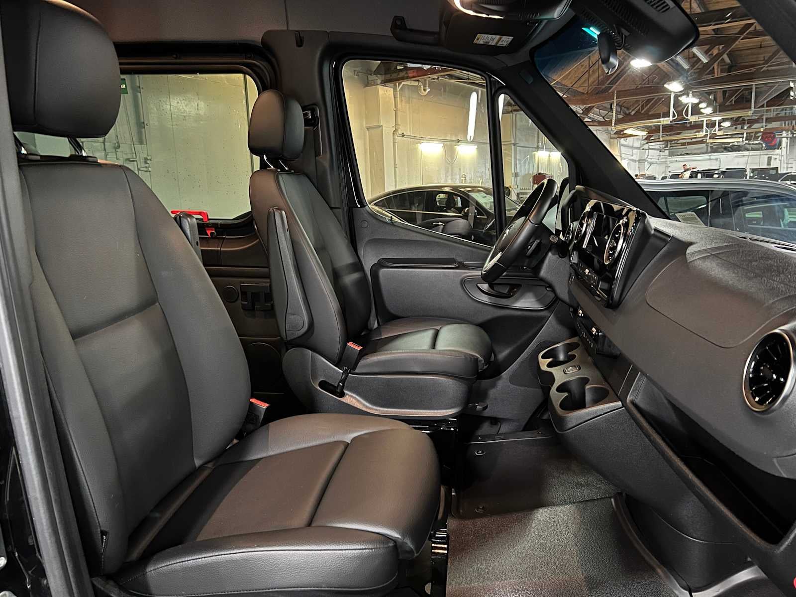 2022 Mercedes-Benz Sprinter Passenger Van 2500 Standard Roof V6 144 RWD
