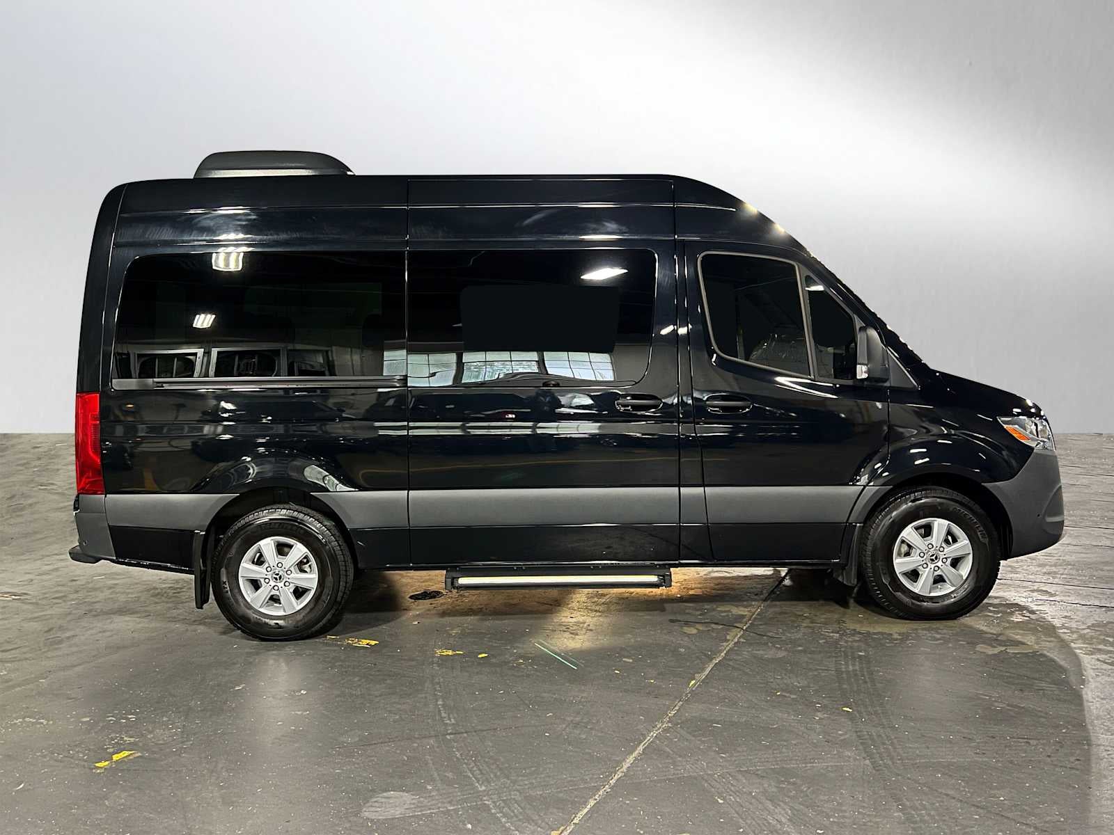 2022 Mercedes-Benz Sprinter Passenger Van 2500 Standard Roof V6 144 RWD