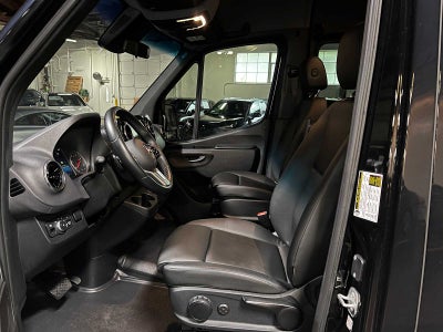 2022 Mercedes-Benz Sprinter Passenger Van 2500 Standard Roof V6 144 RWD