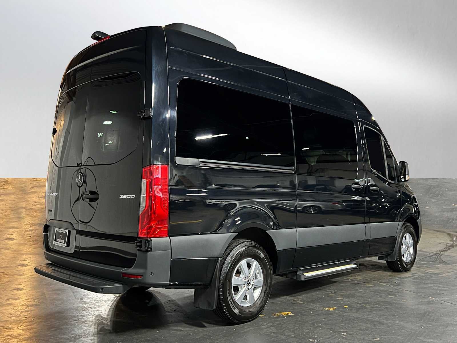 2022 Mercedes-Benz Sprinter Passenger Van 2500 Standard Roof V6 144 RWD