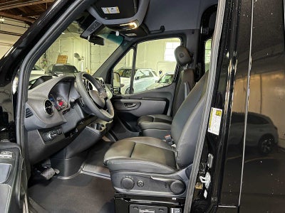 2025 Mercedes-Benz Sprinter Passenger Van 2500 Standard Roof I4 Diesel 144 RWD