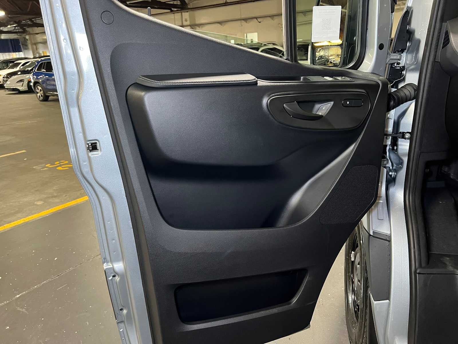 2025 Mercedes-Benz Sprinter Passenger Van 2500 Standard Roof I4 Diesel HO 144" RWD