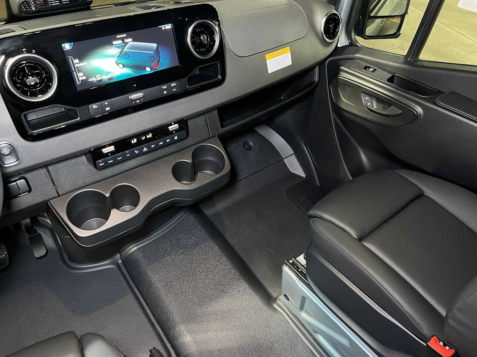 2025 Mercedes-Benz Sprinter Passenger Van 2500 Standard Roof I4 Diesel HO 144" RWD