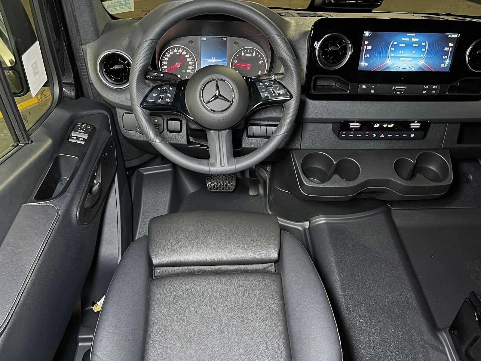 2025 Mercedes-Benz Sprinter Passenger Van 2500 Standard Roof I4 Diesel HO 144" RWD