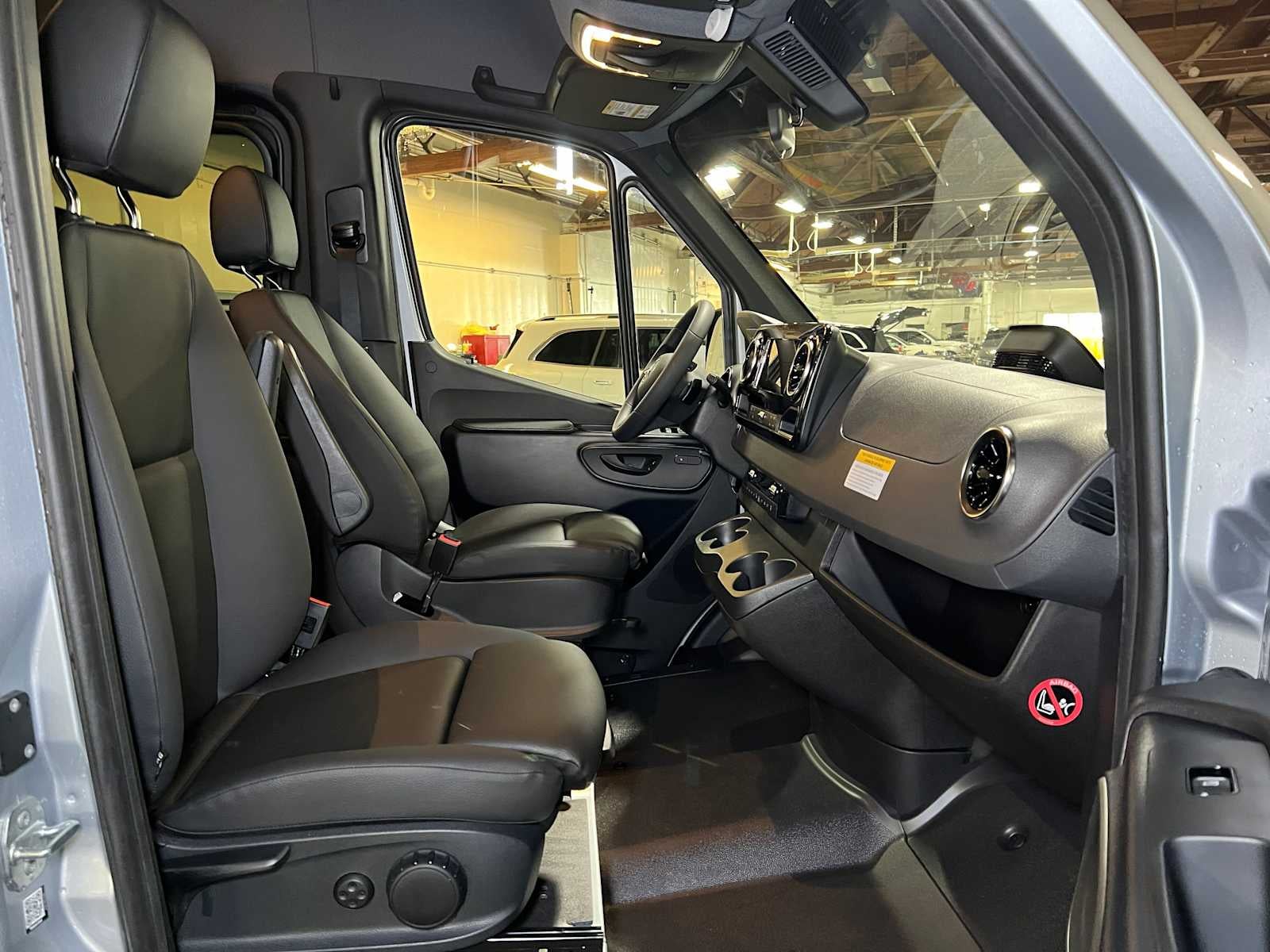 2025 Mercedes-Benz Sprinter Passenger Van 2500 Standard Roof I4 Diesel HO 144" RWD