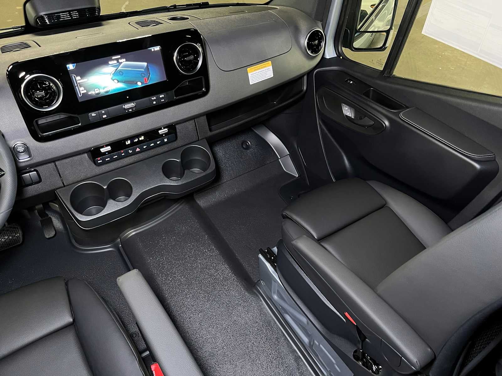 2025 Mercedes-Benz Sprinter Passenger Van 2500 Standard Roof I4 Diesel HO 144" RWD