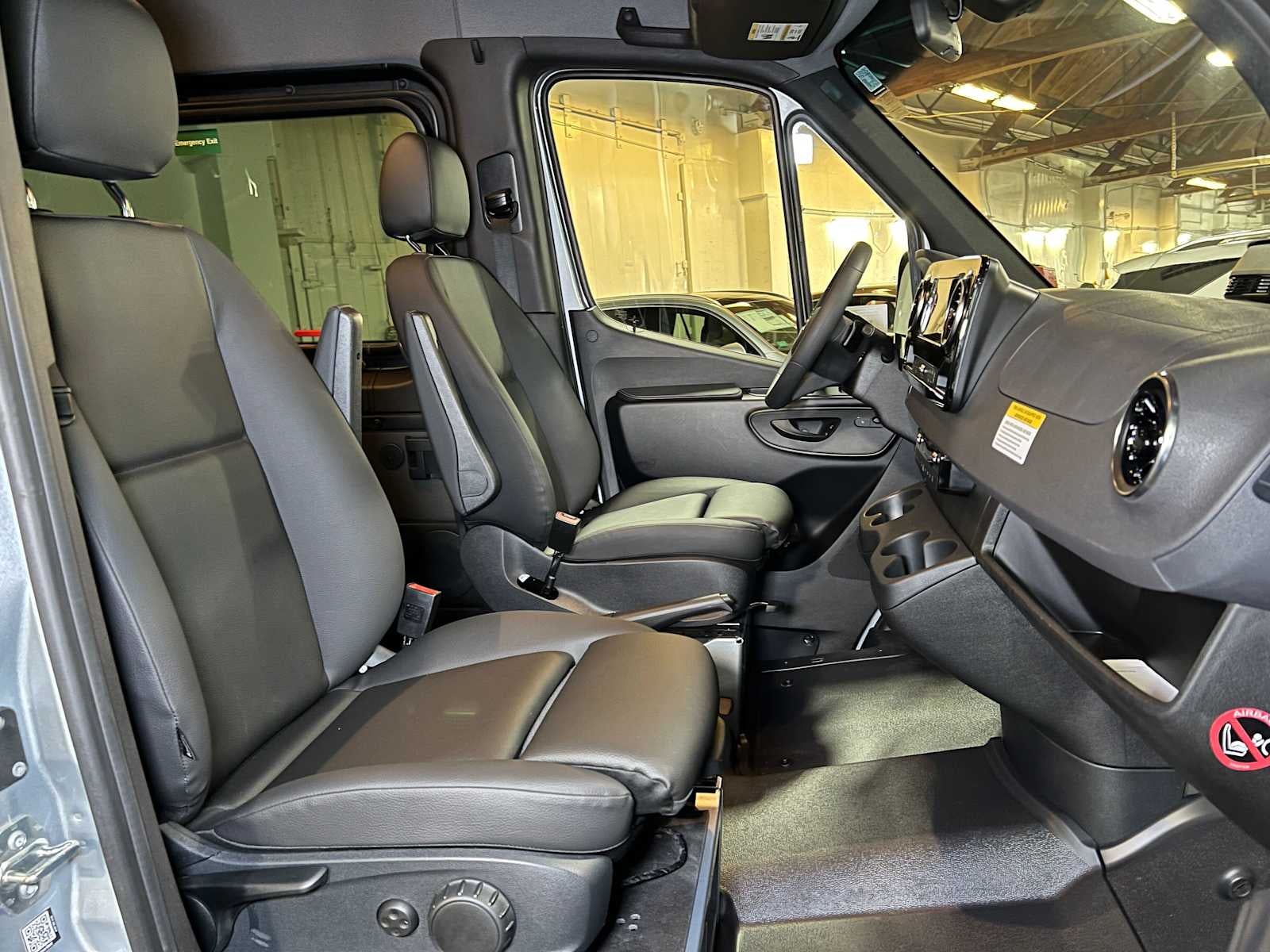 2025 Mercedes-Benz Sprinter Passenger Van 2500 Standard Roof I4 Diesel HO 144 RWD
