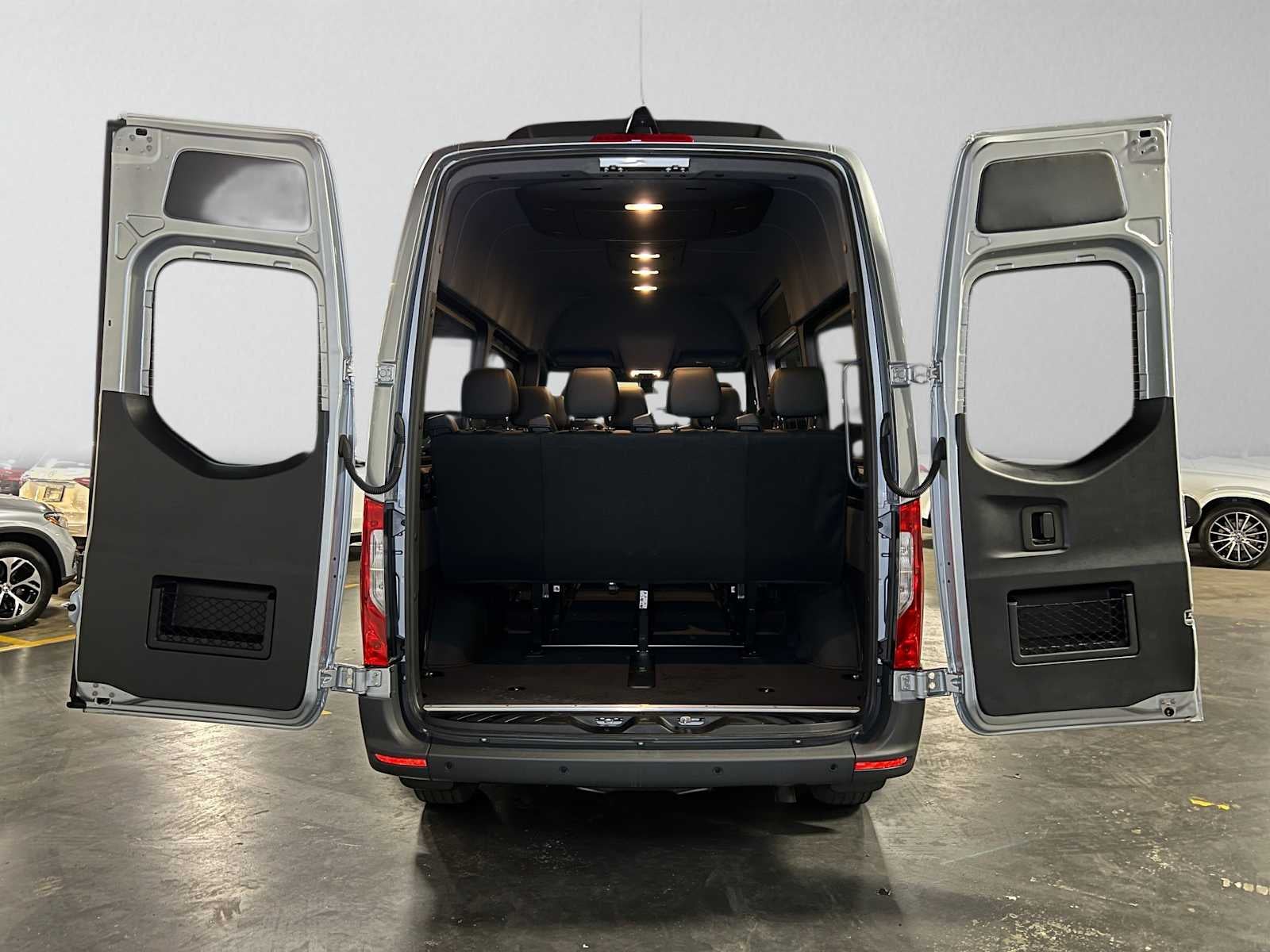 2025 Mercedes-Benz Sprinter Passenger Van 2500 Standard Roof I4 Diesel HO 144 RWD