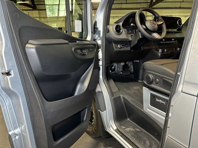 2025 Mercedes-Benz Sprinter Passenger Van 2500 Standard Roof I4 Diesel HO 144 RWD
