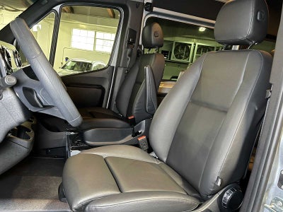 2025 Mercedes-Benz Sprinter Passenger Van 2500 Standard Roof I4 Diesel HO 144 RWD