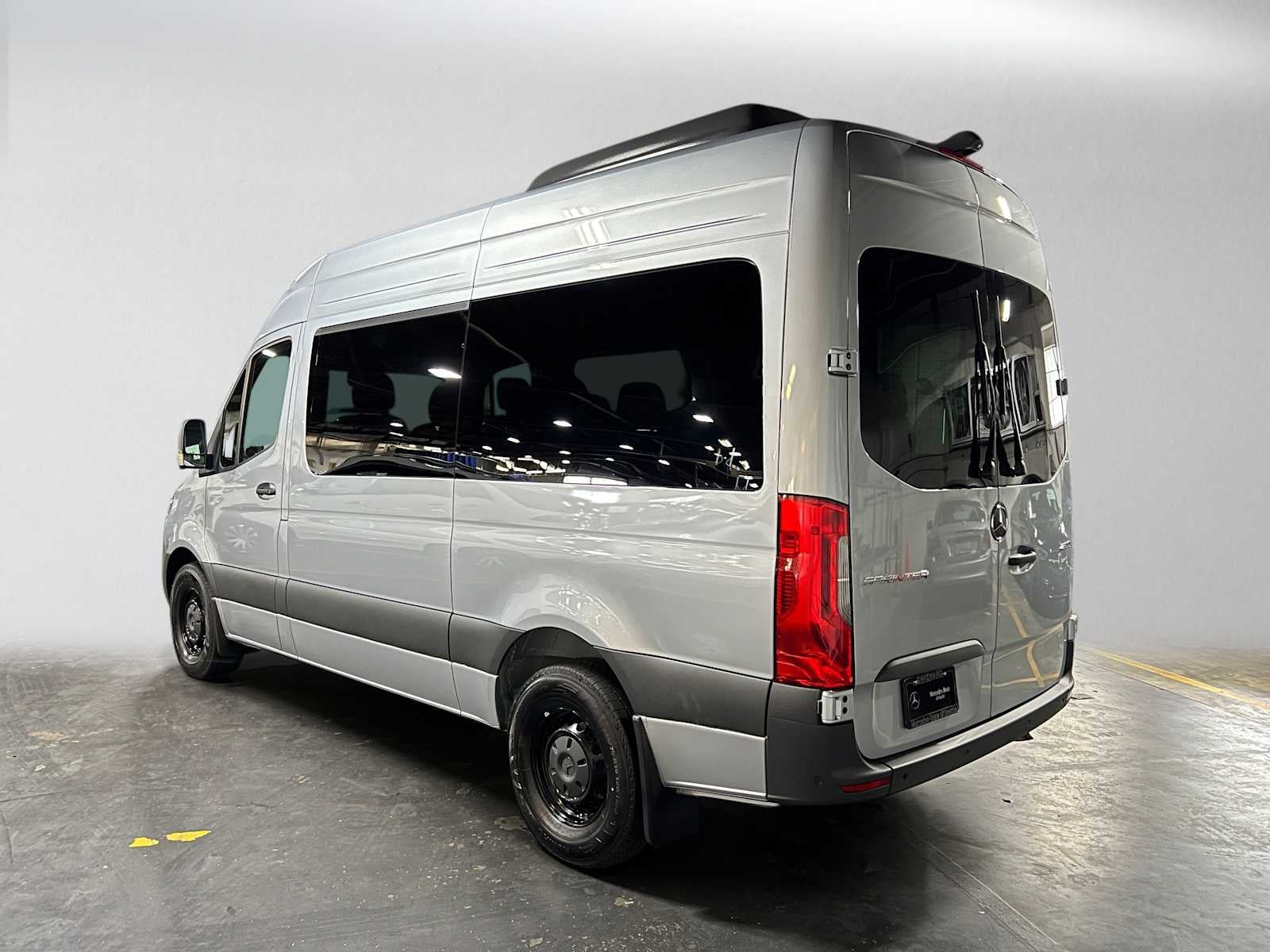 2025 Mercedes-Benz Sprinter Passenger Van 2500 Standard Roof I4 Diesel HO 144 RWD