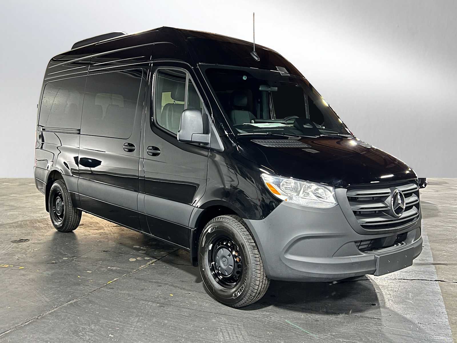 2025 Mercedes-Benz Sprinter Passenger Van 2500 Standard Roof I4 Diesel HO 144" RWD