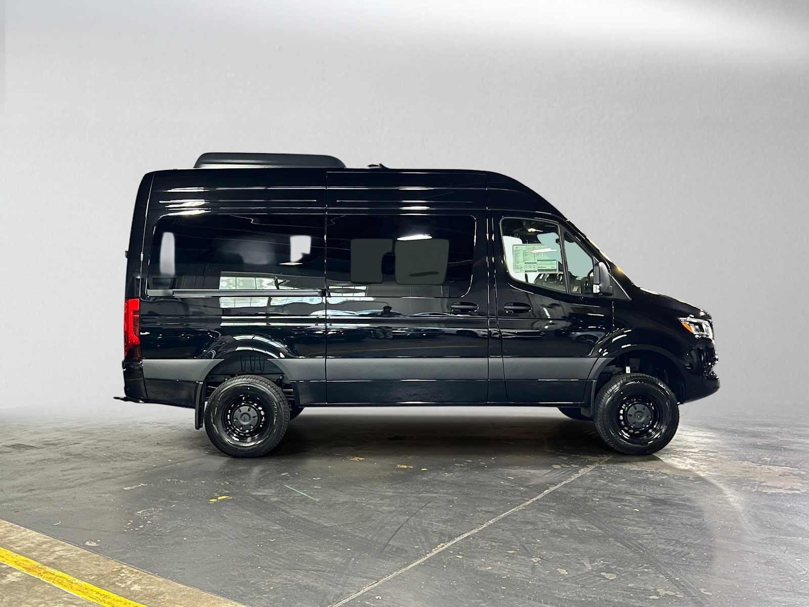 2026 Mercedes-Benz Sprinter Passenger Van 2500 Standard Roof I4 Diesel HO 144 AWD