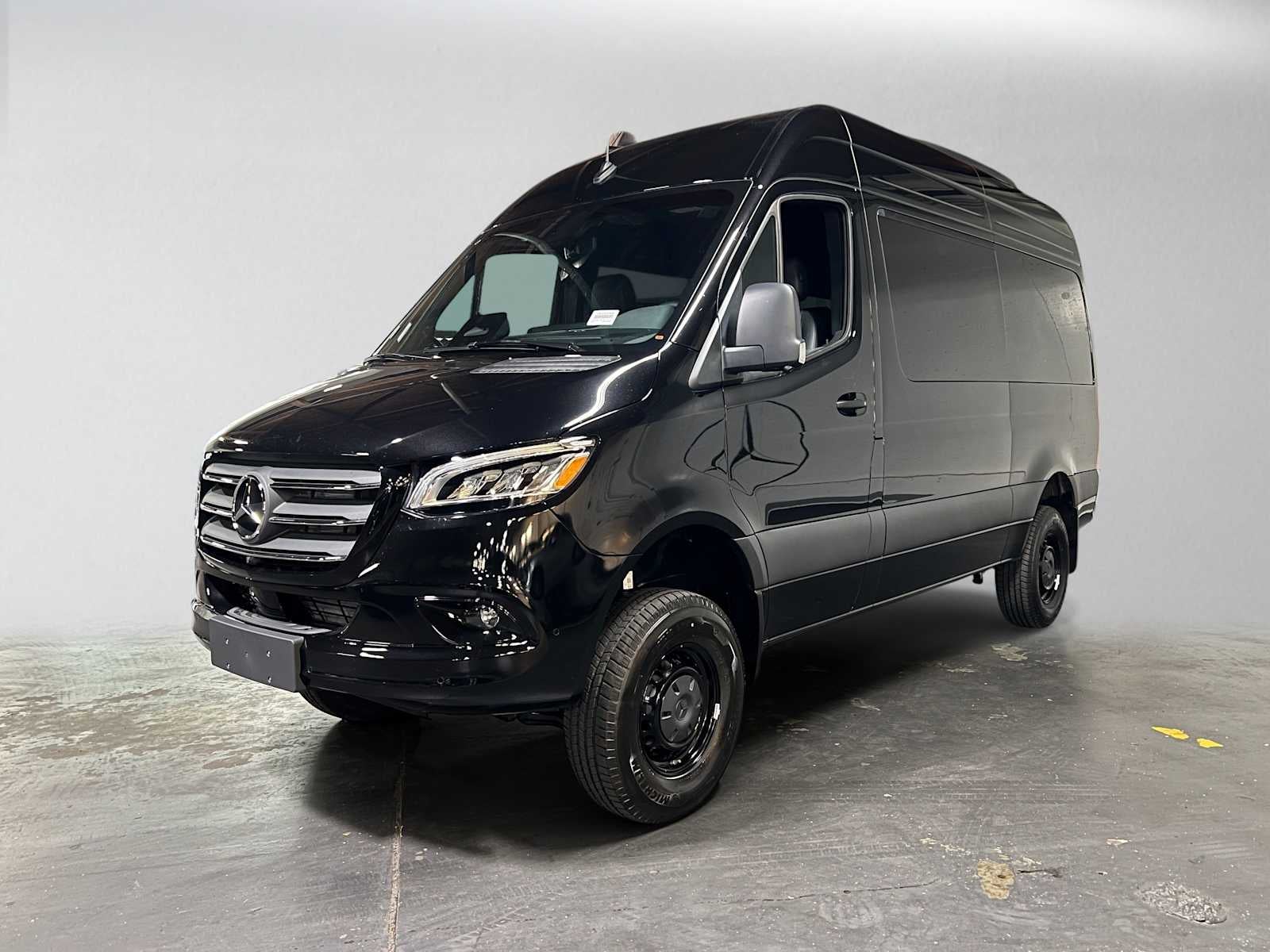 2026 Mercedes-Benz Sprinter Passenger Van 2500 Standard Roof I4 Diesel HO 144 AWD