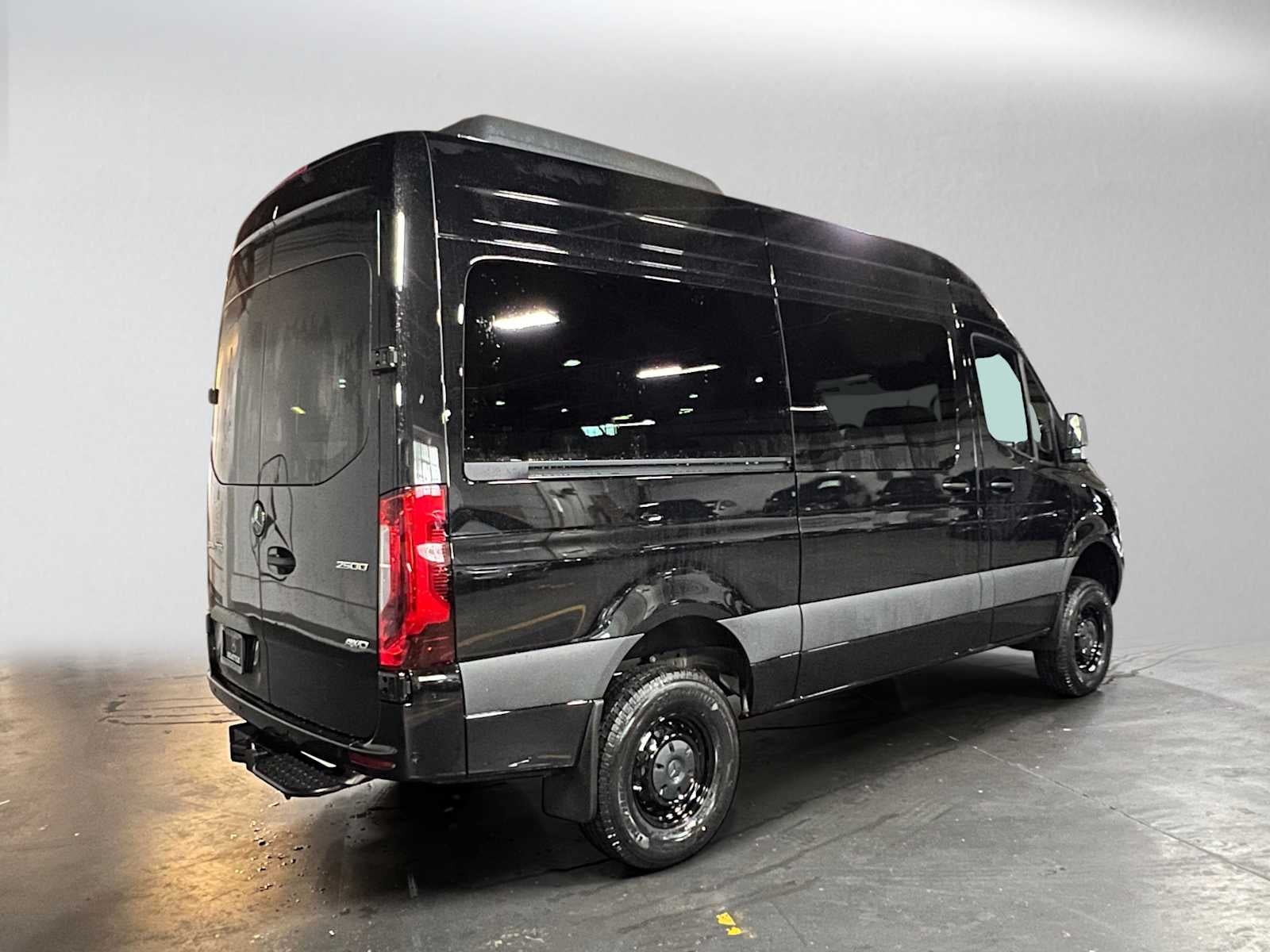 2026 Mercedes-Benz Sprinter Passenger Van 2500 Standard Roof I4 Diesel HO 144 AWD