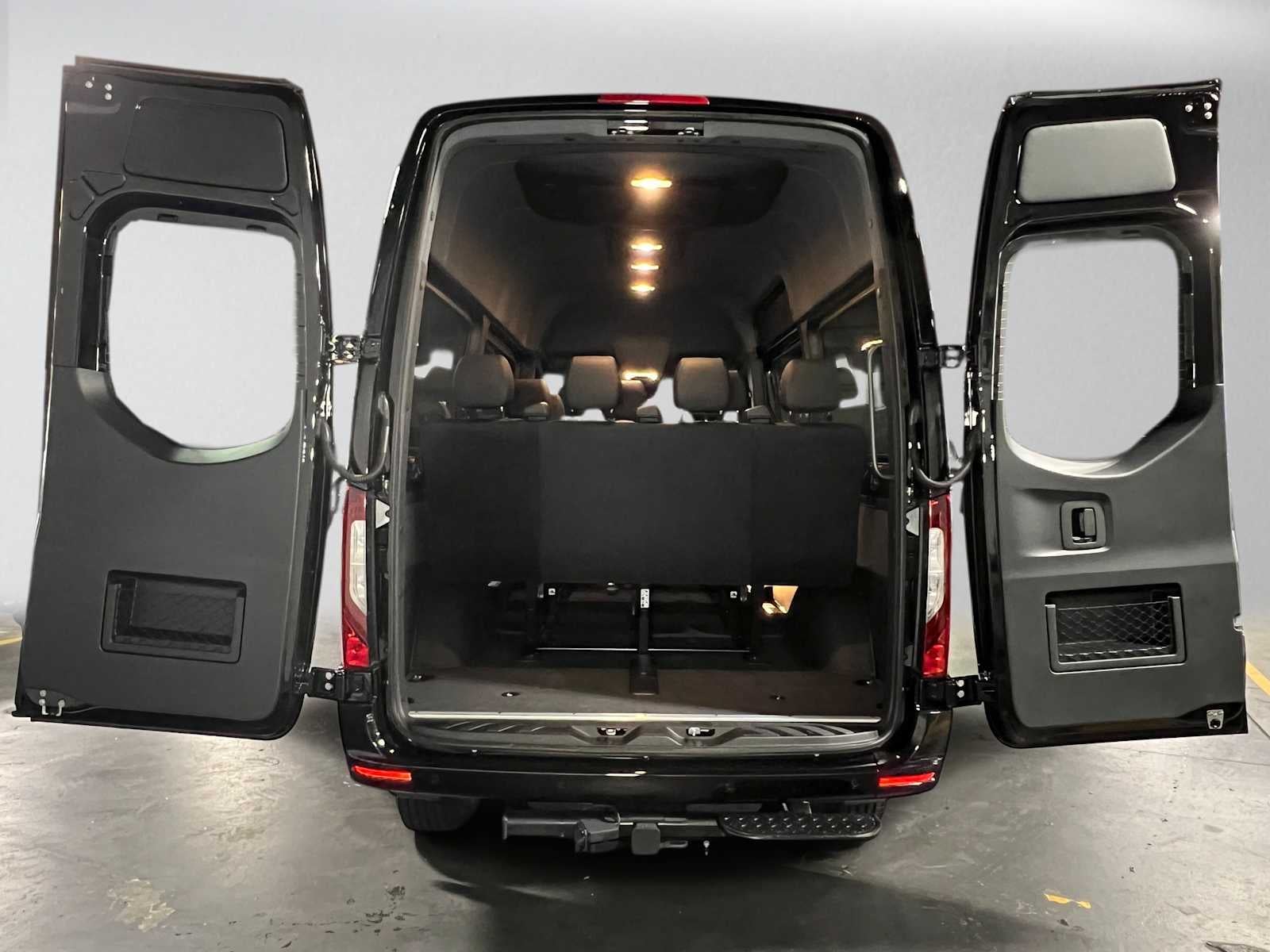 2026 Mercedes-Benz Sprinter Passenger Van 2500 Standard Roof I4 Diesel HO 144 AWD