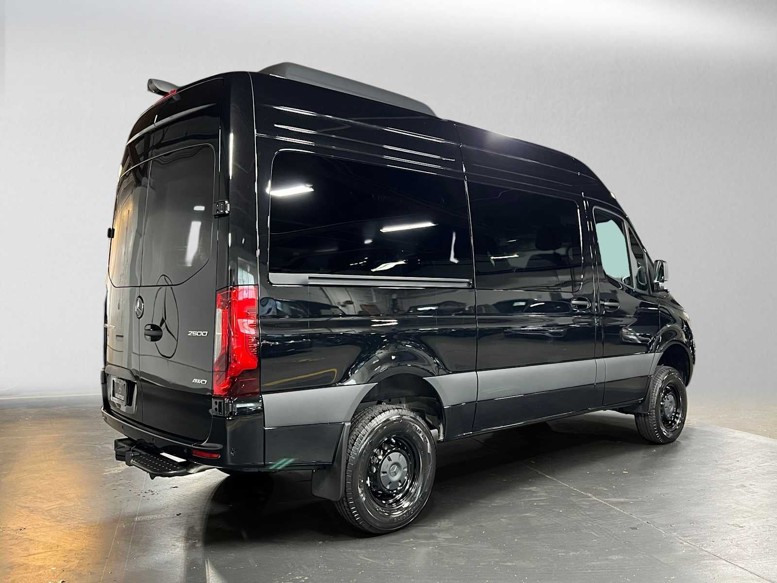 2026 Mercedes-Benz Sprinter Passenger Van 2500 Standard Roof I4 Diesel HO 144 AWD