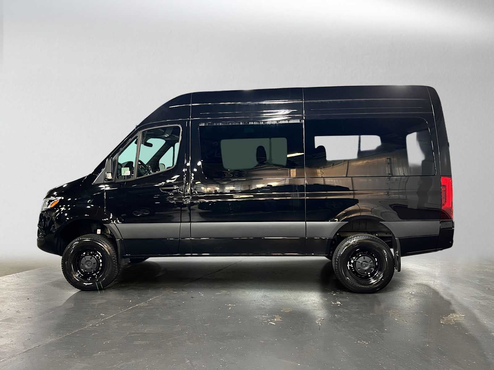 2026 Mercedes-Benz Sprinter Passenger Van 2500 Standard Roof I4 Diesel HO 144 AWD