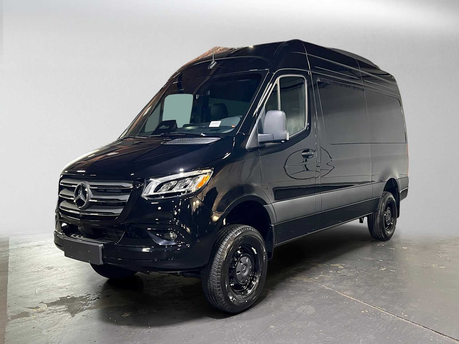 2026 Mercedes-Benz Sprinter Passenger Van 2500 Standard Roof I4 Diesel HO 144 AWD