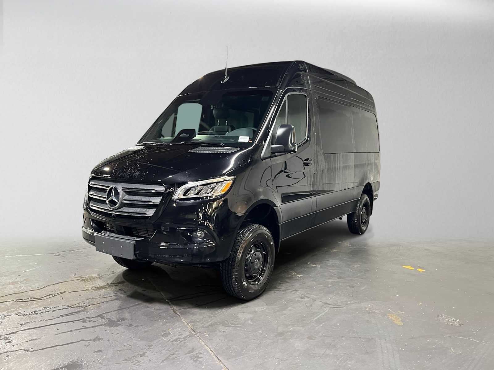 2026 Mercedes-Benz Sprinter Passenger Van 2500 Standard Roof I4 Diesel HO 144 AWD